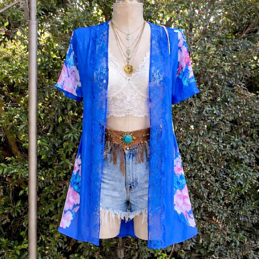NWT In Bloom Blue Floral Kimono – Women’s Size Small – Robe Coverup